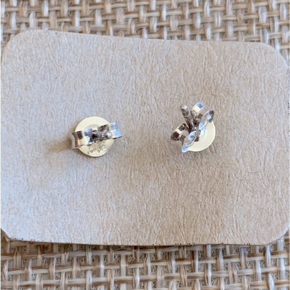 Sterling Silver 925 Baby Elephants Tiny Post Back Stud Earrings - Picture 2 of 3